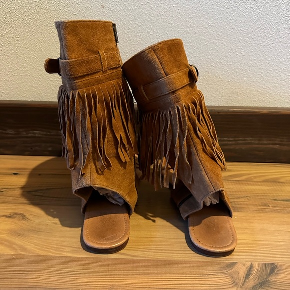 Rare! HTF Spell and the Gypsy Pocahontas Sandals Size 39 - Picture 4 of 9